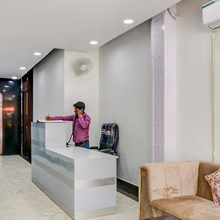 Oyo Flagship 80318 Hotel Sai Plaza Near Indira Gandhi International Airport Nova Deli Exterior foto