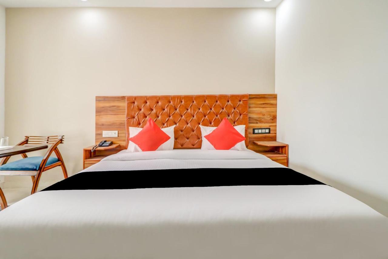 Oyo Flagship 80318 Hotel Sai Plaza Near Indira Gandhi International Airport Nova Deli Exterior foto