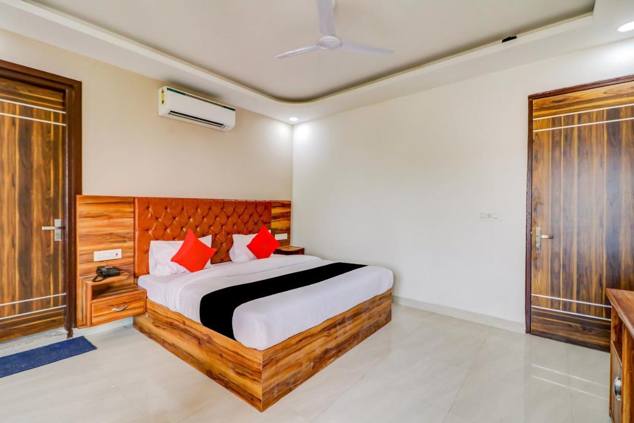 Oyo Flagship 80318 Hotel Sai Plaza Near Indira Gandhi International Airport Nova Deli Exterior foto