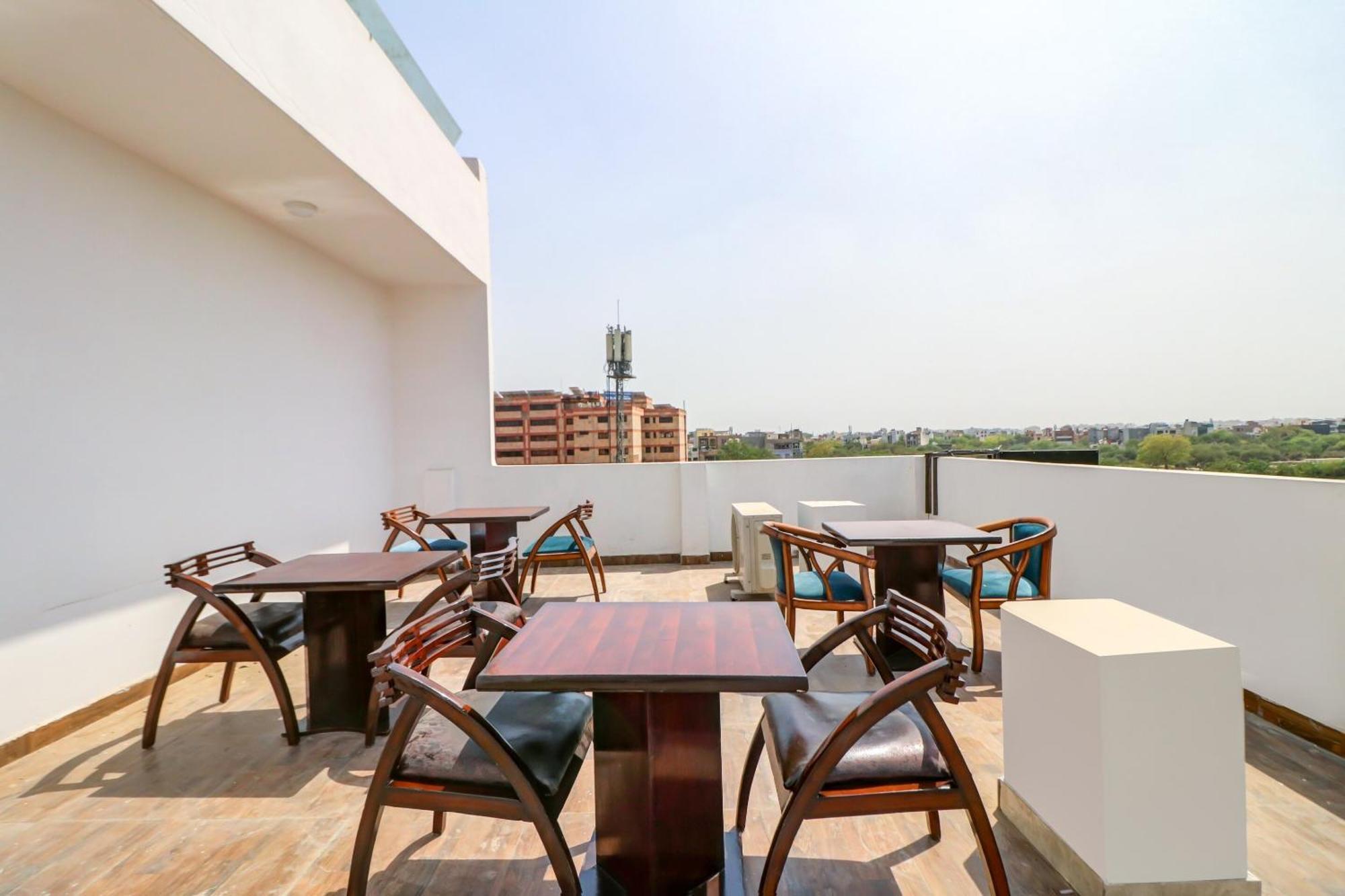 Oyo Flagship 80318 Hotel Sai Plaza Near Indira Gandhi International Airport Nova Deli Exterior foto