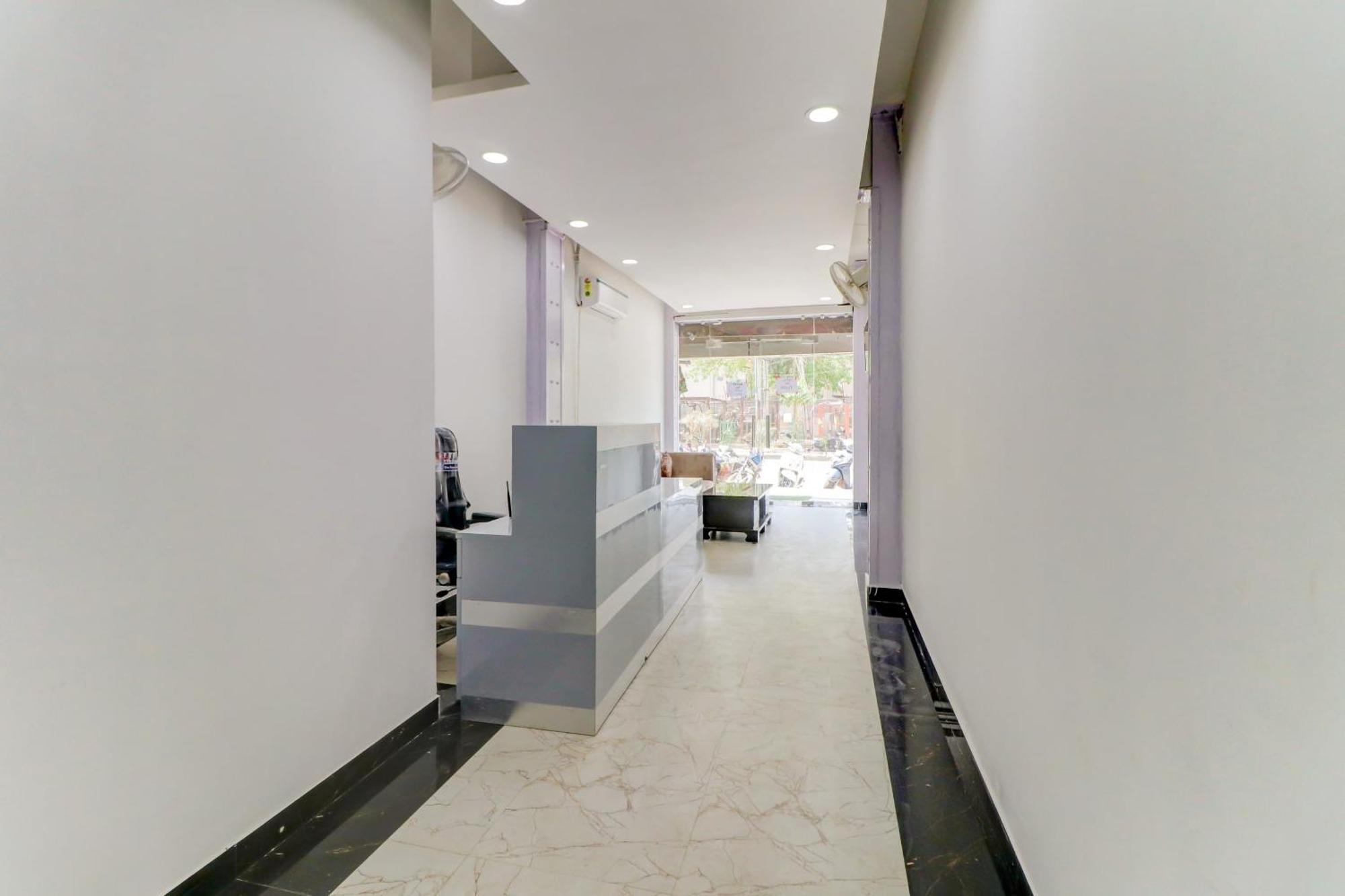 Oyo Flagship 80318 Hotel Sai Plaza Near Indira Gandhi International Airport Nova Deli Exterior foto